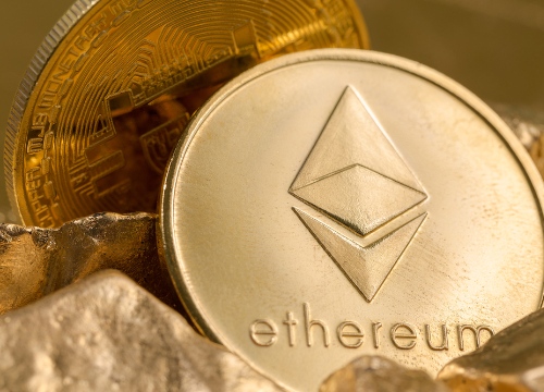 上周美国比特币现货ETF净流入9.20亿美元，贝莱德与SEC加密工作组讨论ETF质押和期权有哪些新进展？